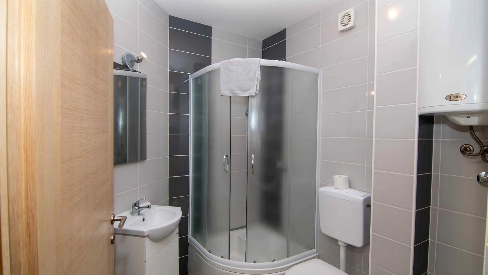 Lotus Oliva Apart Premantura 0*,  Κροατία